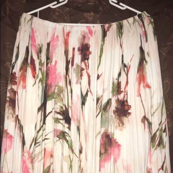 English Laundry Dresses & Skirts - English Laundry Skirt